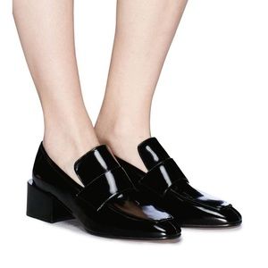 STUART WEITZMAN SAWYER LOAFER SIZE 8